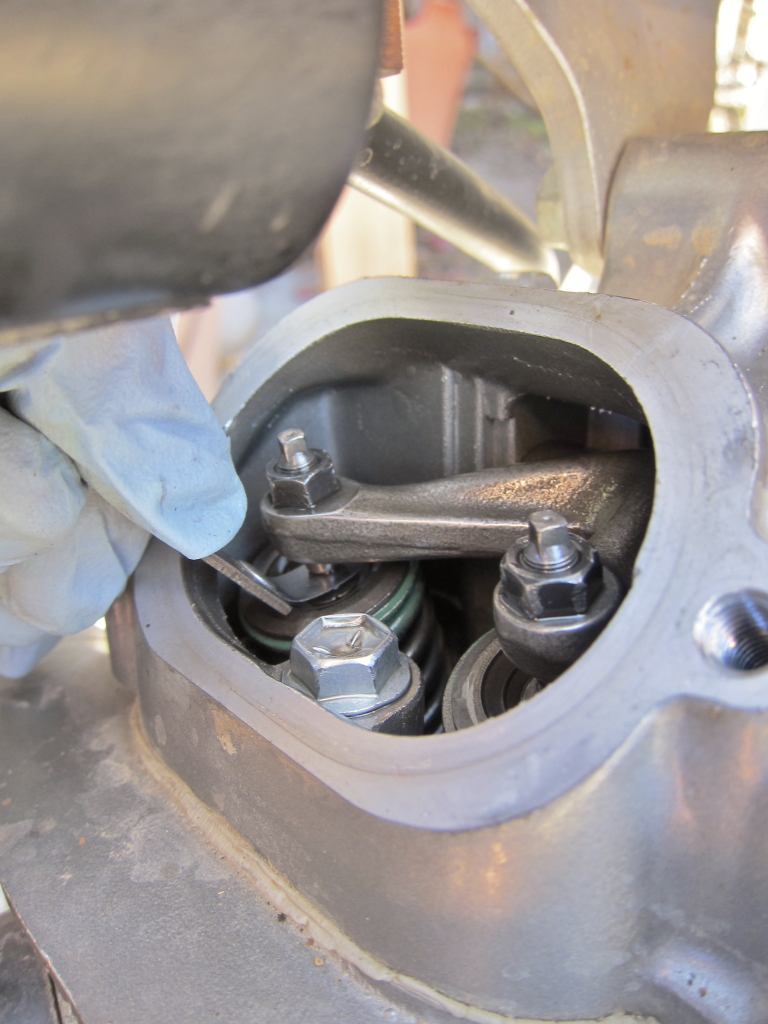 Checking exhaust valves
